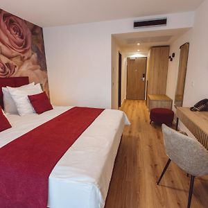 Deluxe Zimmer mit Kingsize-Bett